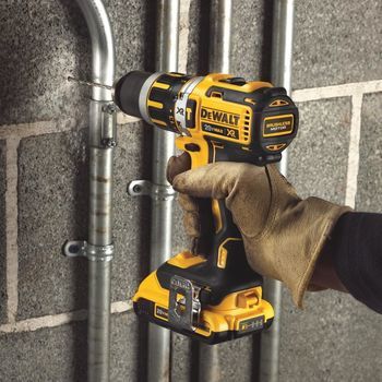 АККУМУЛЯТОРНАЯ ДРЕЛЬ-ШУРУПОВЕРТ DEWALT DCD796NT 