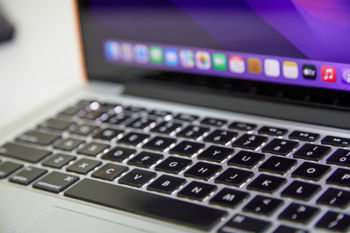 Apple MacBook Pro 13" A1502 (Early 2015) i5 2.7GHZ/8GB/128GB (Grade C) 