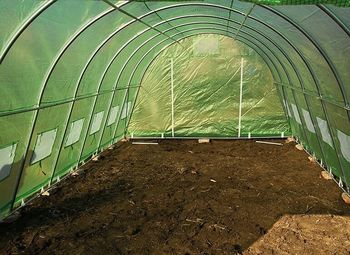 Sera de gradina de tip tunel 8x3x2.5 m, suprafata 32 mp, pelicula armata, 2 usi, verde 