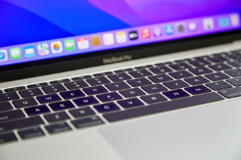 Apple MacBook Pro 13" (M2017) i5 2.3GHZ/8GB/256GB (B) 