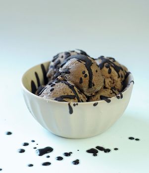 Шоколадное мороженое на кокосовом молоке, 300 г 