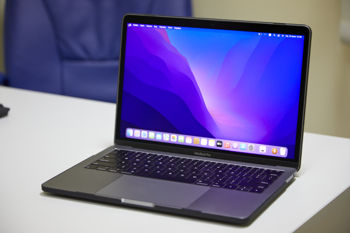 Apple MacBook Pro 13" A1708 (Mid 2017) i5 2.3GHZ/8GB/256GB (Grade C) 