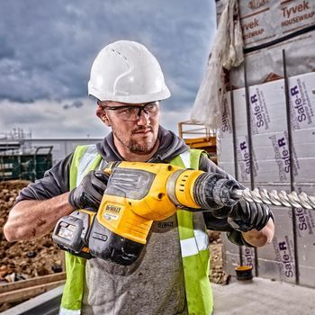 АККУМУЛЯТОРНЫЙ ПЕРФОРАТОР DEWALT SDS-PLUS DCH733N 