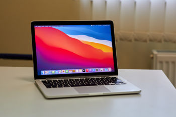 Apple MacBook Pro 13" A1502 (Mid 2014) i5 2.6GHZ/8GB/256GB (Grade C) 