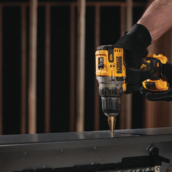 MAȘINĂ DE GĂURIT ȘI ÎNȘURUBAT CU ACUMULATOR DEWALT DCD701N 