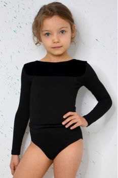 Costum pentru dansuri cu catefea 