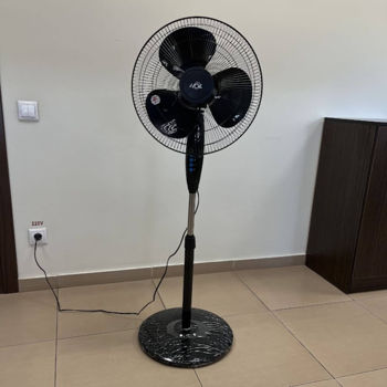 Ventilator cu picior, 40 cm, 3 viteze, 3 lame, 45 W 