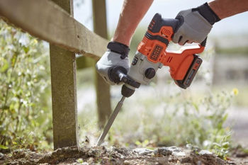 Перфоратор Black&Decker BCD900E2K 