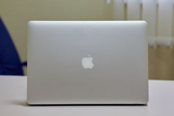 Apple MacBook Pro 15" M2015 i7 2.2GHZ/16GB/256GB (IG) (C) 