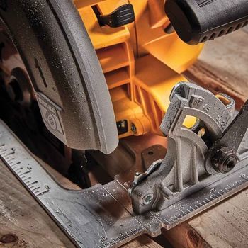 РУЧНАЯ ДИСКОВАЯ ПИЛА DEWALT DCS573NT 