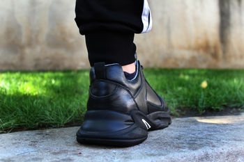 Мужские черные кроссовки из натуральной кожи 