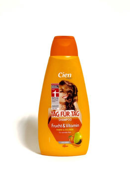 Шампунь женский для сухих и поврежденных волос с папайей Cien Shampoo Fruit&Vitamin 500ml 