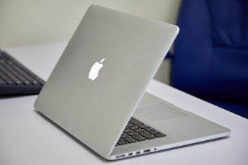 Apple MacBook Pro 15" A1398 (Mid 2012) i7 2.6GHZ/16GB/256GB (DG) (Grade C) 