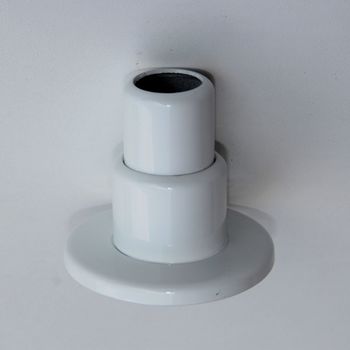 купить Декор.накладка на трубу (D16-20мм) для полотенцесушителя -WHITE (30mm-70mm) RADIVA в Кишинёве 