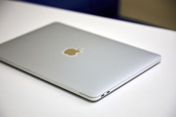 Apple MacBook Pro 13" (M2017) i5 2.3GHZ/8GB/256GB (B) 