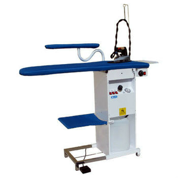 Утюжильный стол Bieffe консольного типа с подогревом, вакуумным отсосом, встроенным парогенератором и утюгом 3.5 l 