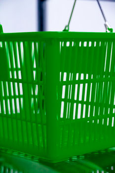 cumpără Coș din plastic (2 mânere metalice) 445x285x245, verde în Chișinău 