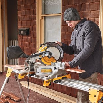 ТОРЦОВОЧНАЯ ПИЛА DEWALT DWS713 