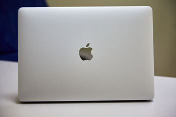 Apple MacBook Pro 13" (M2017) i5 2.3GHZ/8GB/256GB (B) 