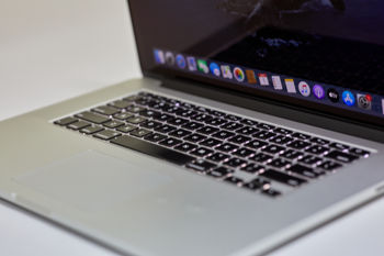 Apple MacBook Pro 15" A1398 E2013/ i7 2.7GHZ/16GB/512GB (DG) (C) 