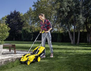 Mașina de tuns iarbă Karcher LMO 18-33 Battery 