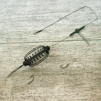 Montura de pescuit Caras-Carp in forma de Pepene Verde ,greutate 40 grame 
