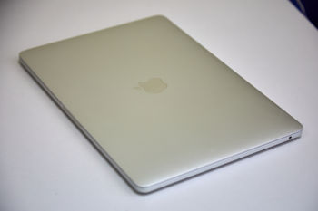 Apple MacBook Pro 13" (M2017) i5 2.3GHZ/8GB/256GB (B) 