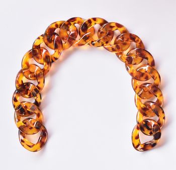 Lanț acrilic plat, 35 cm / chihlimbar 