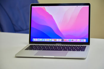 Apple MacBook Pro 13" (M2017) i5 2.3GHZ/8GB/128GB (C) 
