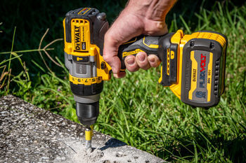 ДРЕЛЬ-ШУРУПОВЁРТ АККУМУЛЯТОРНАЯ DEWALT DCD999T1 