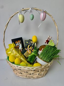 Sunny Easter Basket 