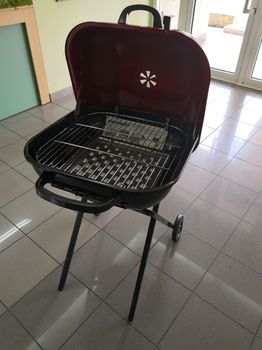 Гриль на дровах Aussie Walk a Bout Charcoal Grill 