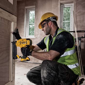 купить Пистолет гвоздезабивной аккумуляторный DeWALT DCN680D2 в Кишинёве 