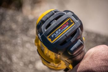 купить ДРЕЛЬ-ШУРУПОВЁРТ АККУМУЛЯТОРНАЯ DEWALT DCD999X1 в Кишинёве 