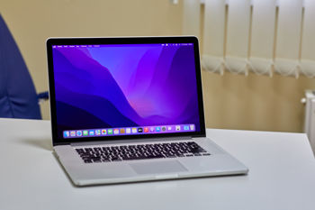 Apple MacBook Pro 15" M2015 i7 2.2GHZ/16GB/256GB (IG) (C) 