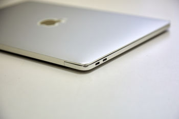 Apple MacBook Pro 13" (M2017) i5 2.3GHZ/8GB/256GB (C) 