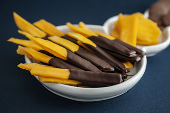 Sticks-uri de  mango în ciocolată 
