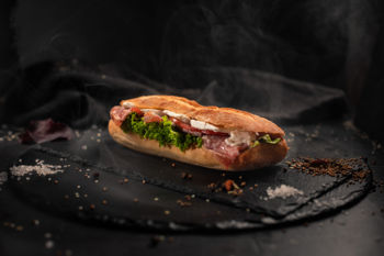 Сэндвич с салями и сыром "фета", 320 г 
