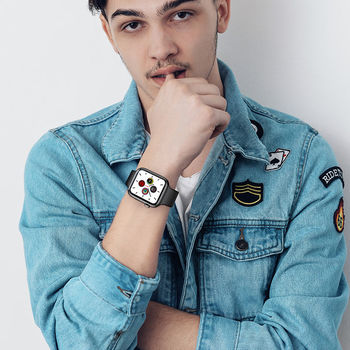 Hoco Y1 Smart Watch [Black] + Încărcător wireless inclus în set 