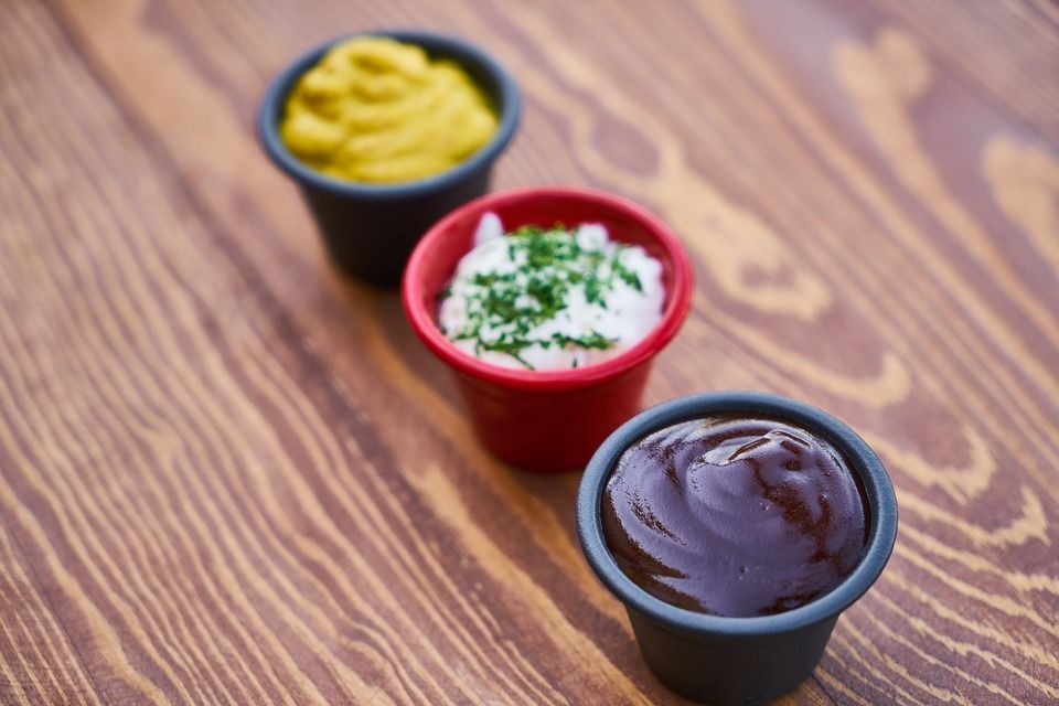 Maioneză şi Ketchup