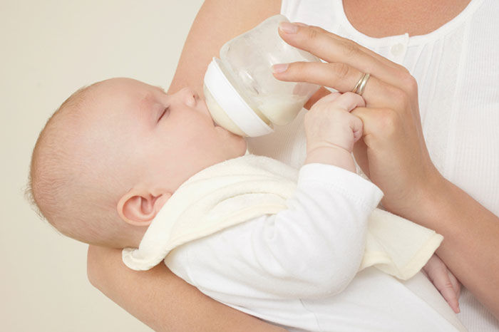 Hranire și îngrijire pentru bebeluși