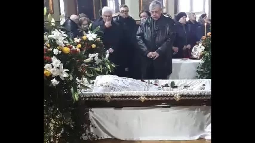 Как умерла жена жеки. Женя Белоусов похороны прощание.
