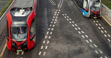В Китае запустили автономный поезд, работающий на виртуальных рельсах.