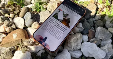 iPhone-ul aniversar din 2027 ar putea avea cel mai spectaculos design din ultimii ani