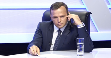 Андрей Нэстасе прервал передачу ради телефонного разговора передачу.