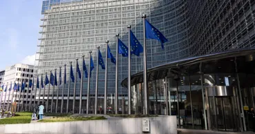 UE a interzis utilizarea conținutului vizual generat de inteligența artificială în comunicările oficiale