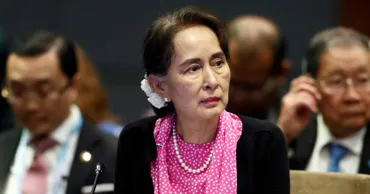 Лауреату Нобелевской премии мира Аун Сан Су Чжи сократили срок заключения