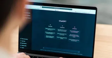 OpenAI нанимает подрядчиков для чтения реальных переписок пользователей ChatGPT