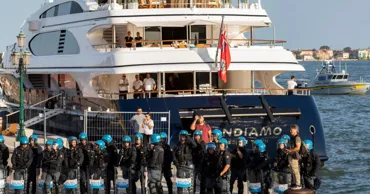 Proteste la Veneția după sosirea ambasadorului SUA cu un iaht de lux