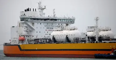 Британия бессрочно разрешила импорт топлива из российской нефти